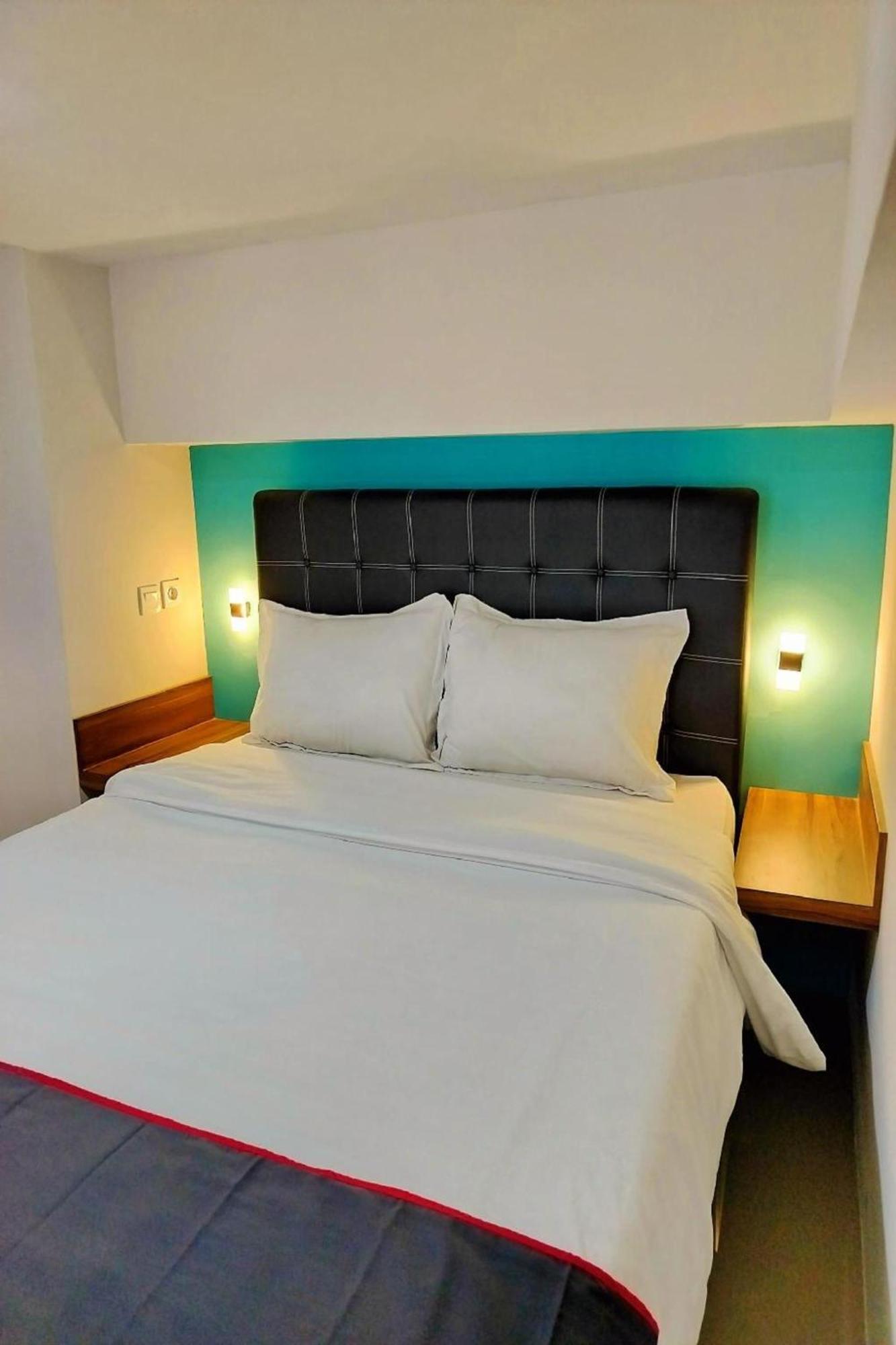 Hotel Super Oyo Collection O 30 Amega Crown Sub Surabaya Exterior foto